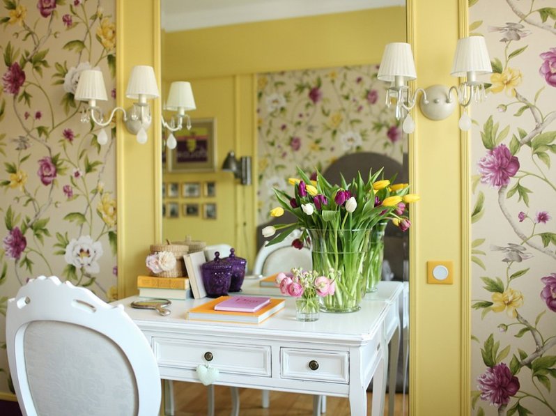 Весенний интерьер-дизайн квартиры с цветами